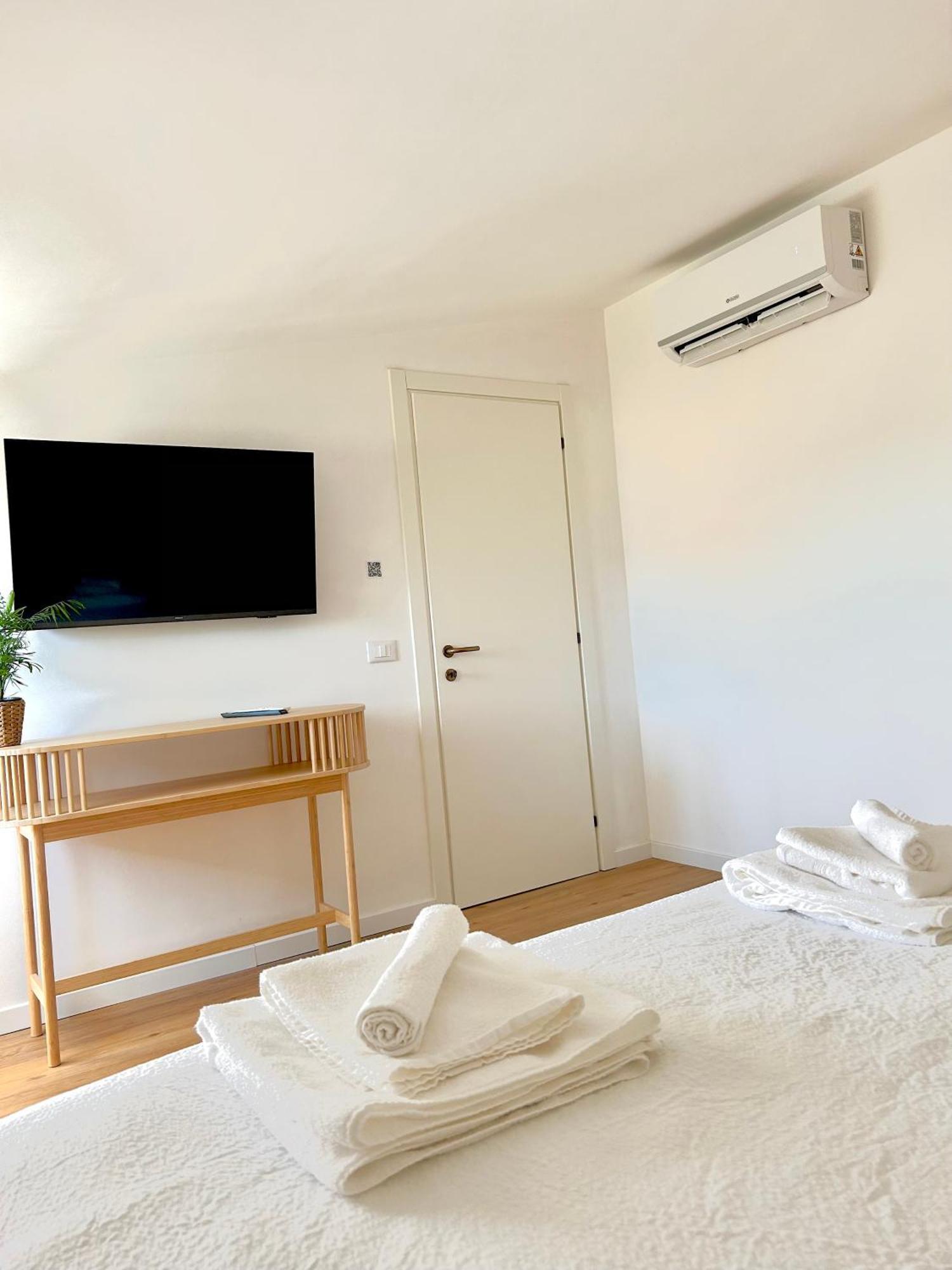 La Mansarda Sul Mare Apartment *